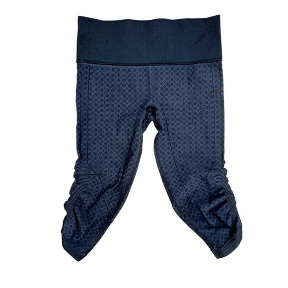 Lululemon Pants - Lululemon gray ruched print capri tights leggings size 6